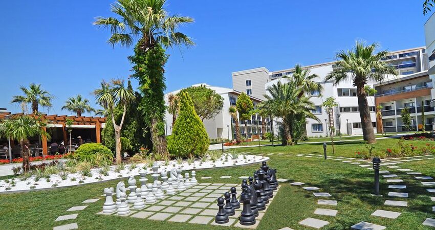 Palm Wings Beach Resort& Spa