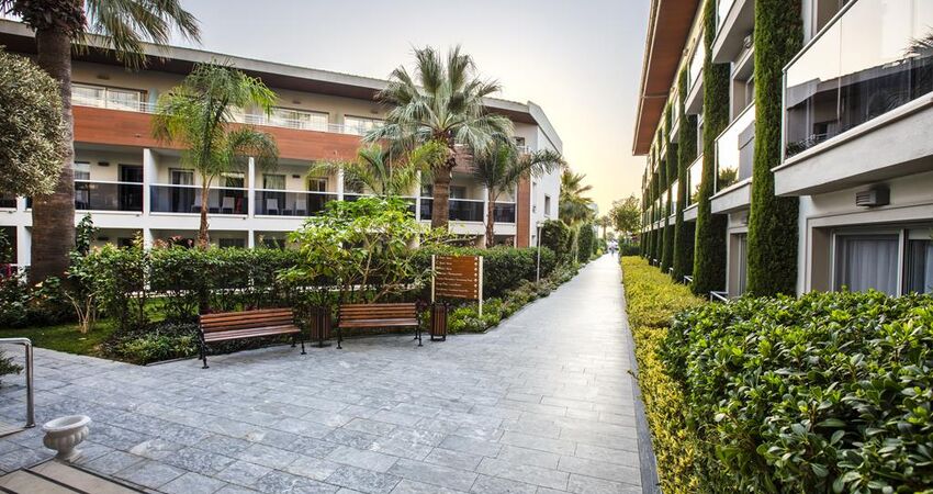 Palm Wings Beach Resort& Spa