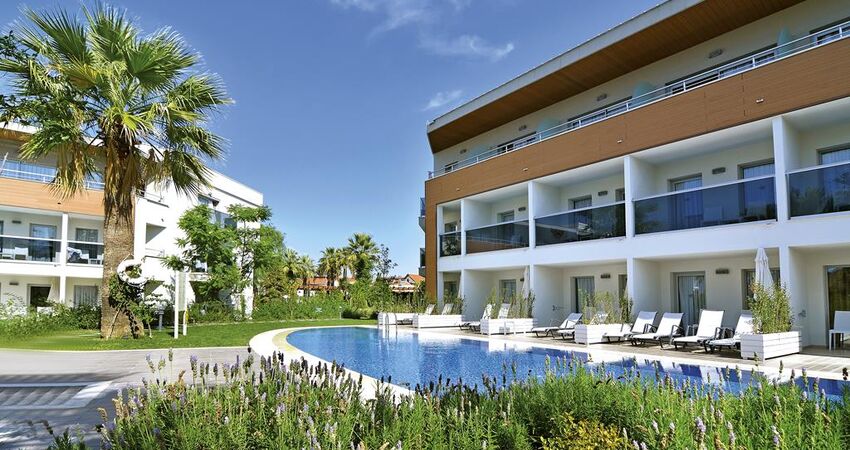 Palm Wings Beach Resort& Spa