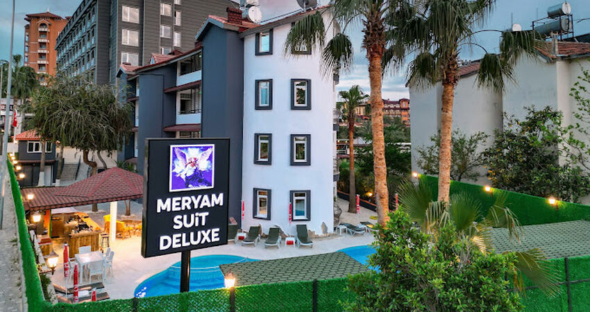 Meryam Deluxe Suit