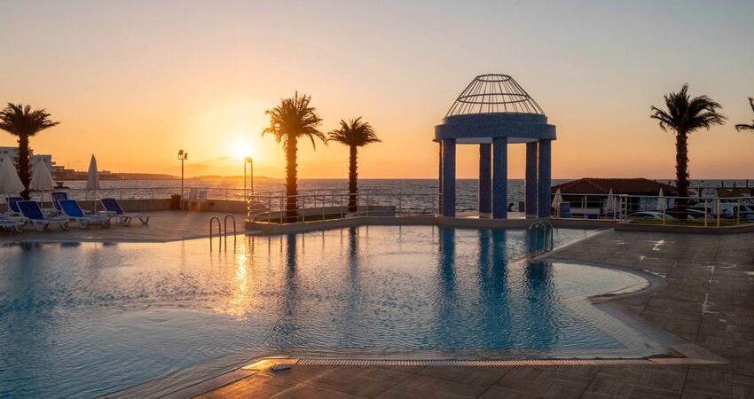 Dome Hotel