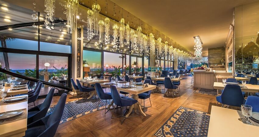 Les Ambassadeurs Hotel & Casino