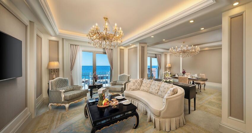 Les Ambassadeurs Hotel & Casino