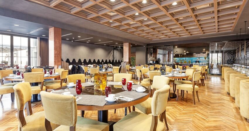 Les Ambassadeurs Hotel & Casino