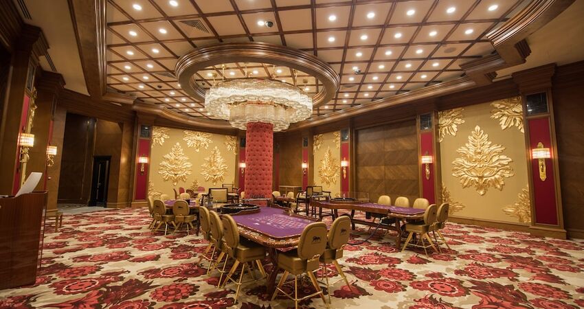 Les Ambassadeurs Hotel & Casino