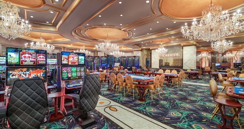 Les Ambassadeurs Hotel & Casino