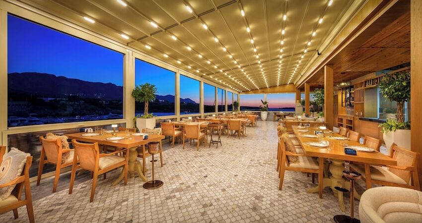 Les Ambassadeurs Hotel & Casino
