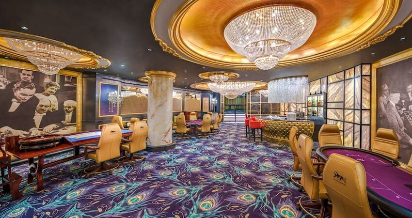 Les Ambassadeurs Hotel & Casino