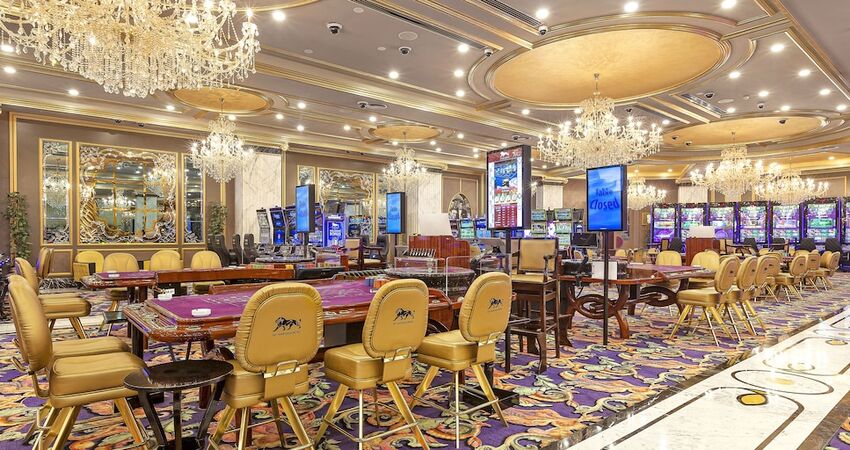Les Ambassadeurs Hotel & Casino