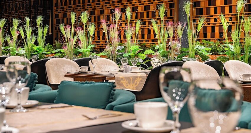 Les Ambassadeurs Hotel & Casino