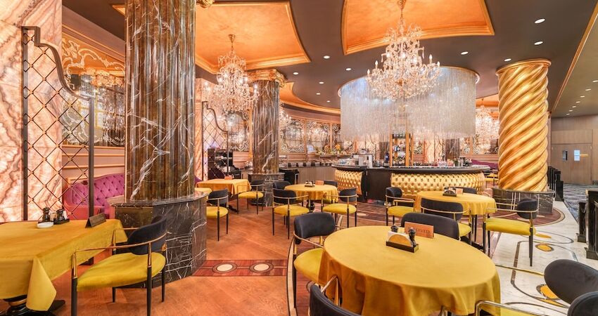 Les Ambassadeurs Hotel & Casino