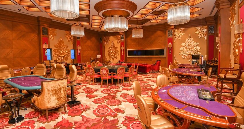 Les Ambassadeurs Hotel & Casino