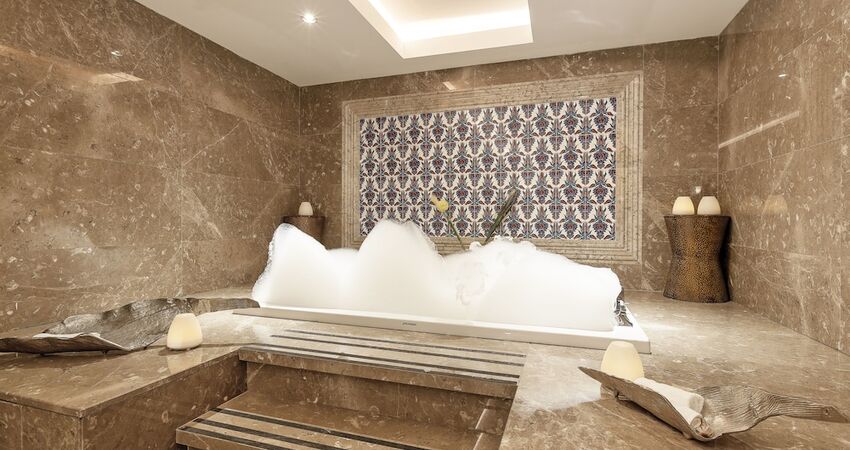 Les Ambassadeurs Hotel & Casino