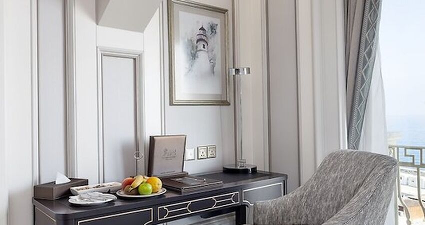 Les Ambassadeurs Hotel & Casino