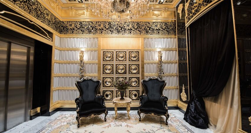 Les Ambassadeurs Hotel & Casino