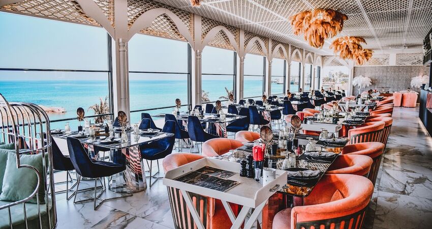 Les Ambassadeurs Hotel & Casino