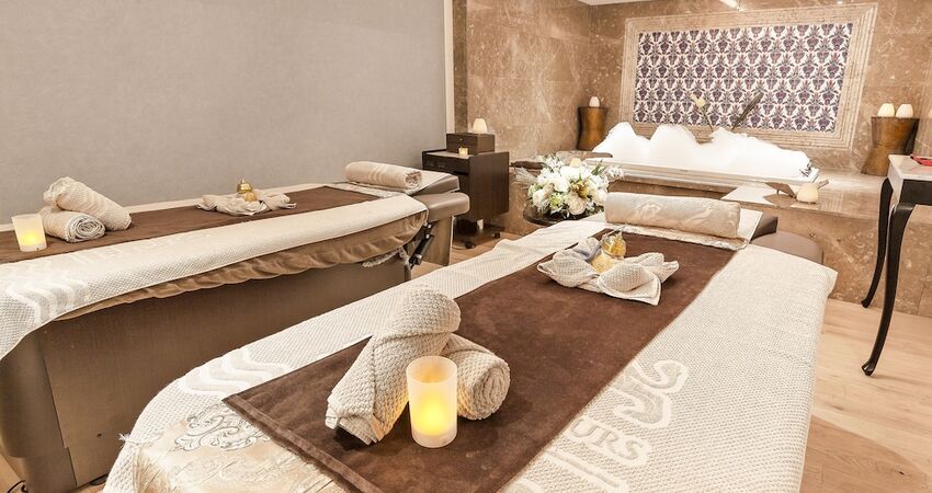 Les Ambassadeurs Hotel & Casino