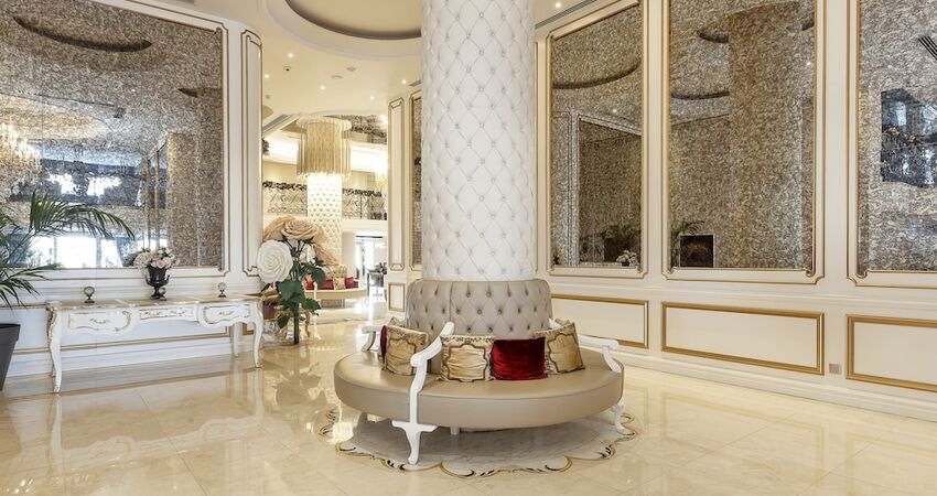Les Ambassadeurs Hotel & Casino
