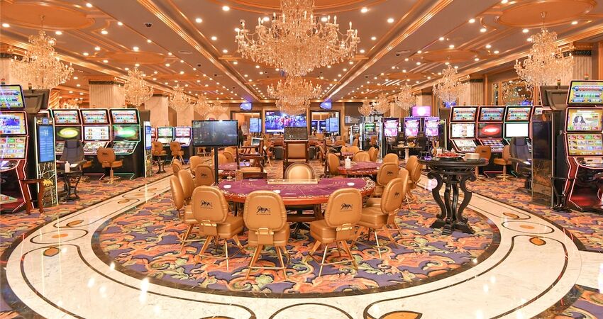 Les Ambassadeurs Hotel & Casino