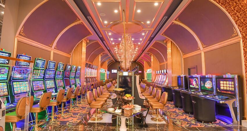 Les Ambassadeurs Hotel & Casino
