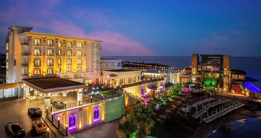 Les Ambassadeurs Hotel & Casino
