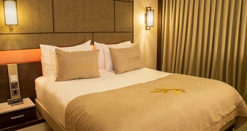 Cratos Premium Hotel & Casino & Port & Spa