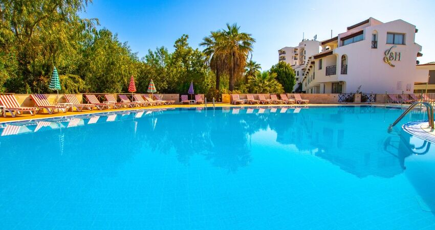 Sentinus Beach Hotel