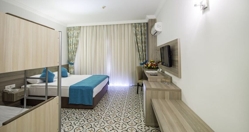 Cristal Aura Beach Resort & SPA