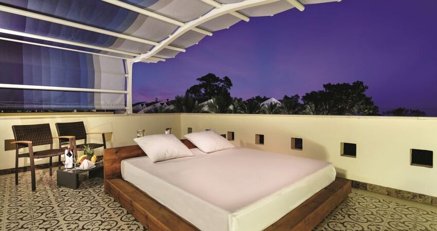 Cristal Aura Beach Resort & SPA