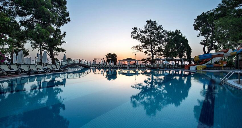 Cristal Aura Beach Resort & SPA