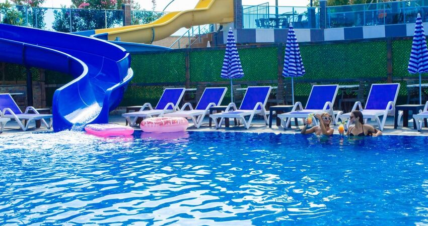 Relaxbeach Hotel