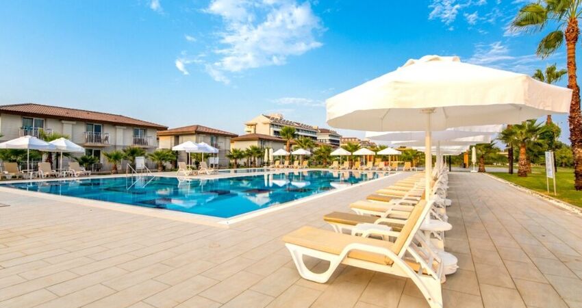 Crystal Boutige Beach Resort