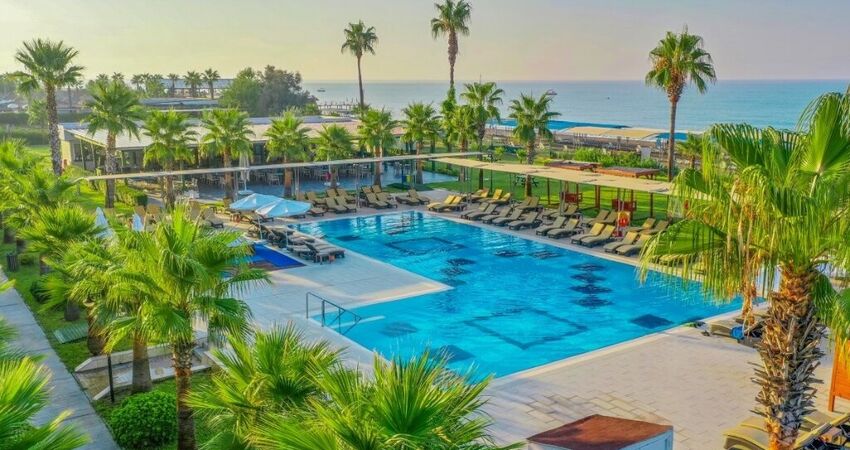 Crystal Boutige Beach Resort