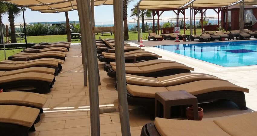 Crystal Boutige Beach Resort