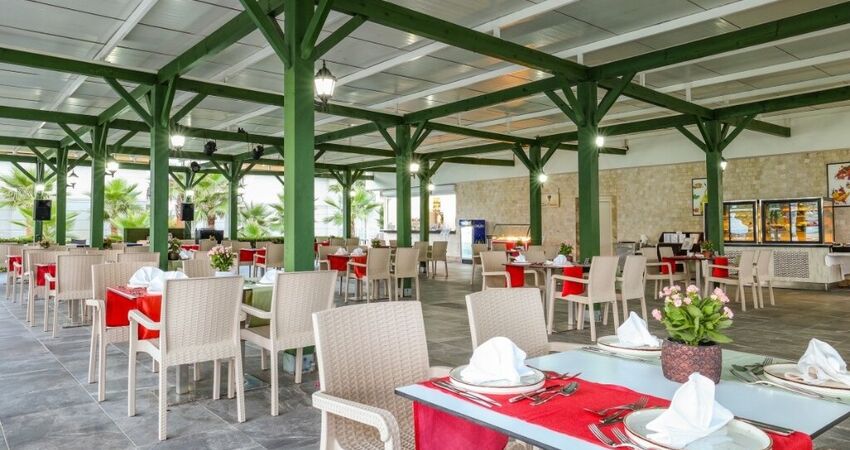 Crystal Boutige Beach Resort