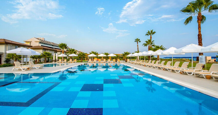 Crystal Boutige Beach Resort