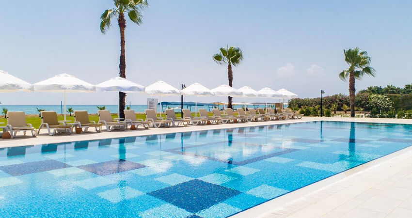 Crystal Boutige Beach Resort