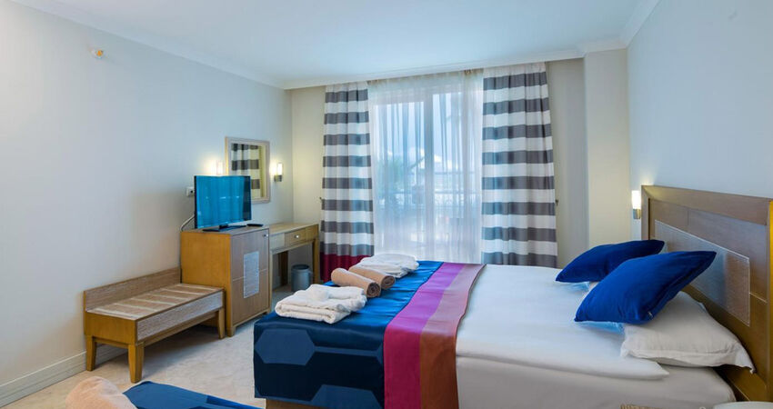 Crystal Boutige Beach Resort