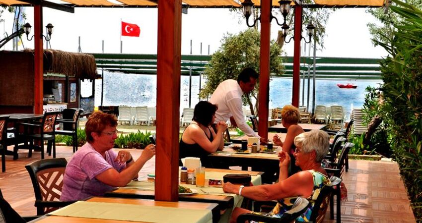 Lavitas Hotel