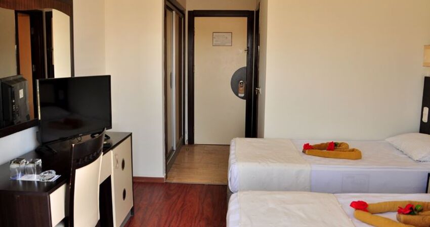 Lavitas Hotel