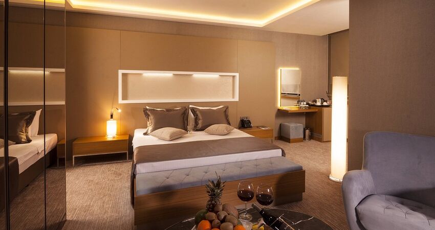 Majura Hotel Business
