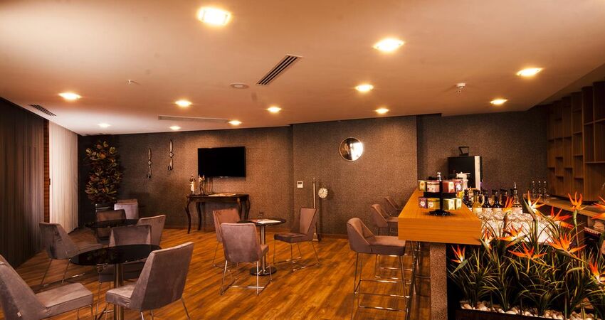 Majura Hotel Business