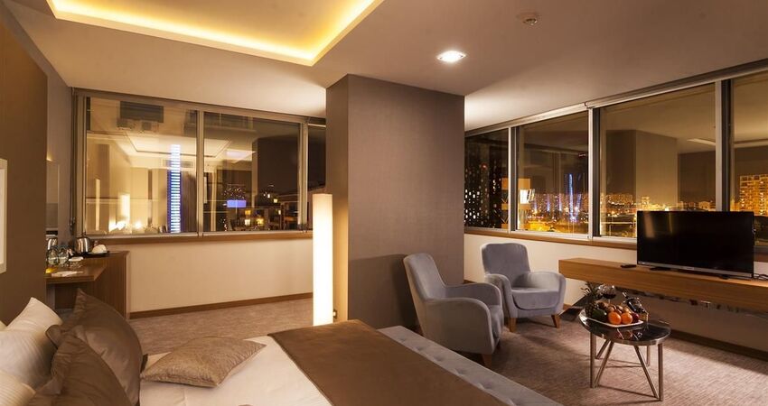 Majura Hotel Business