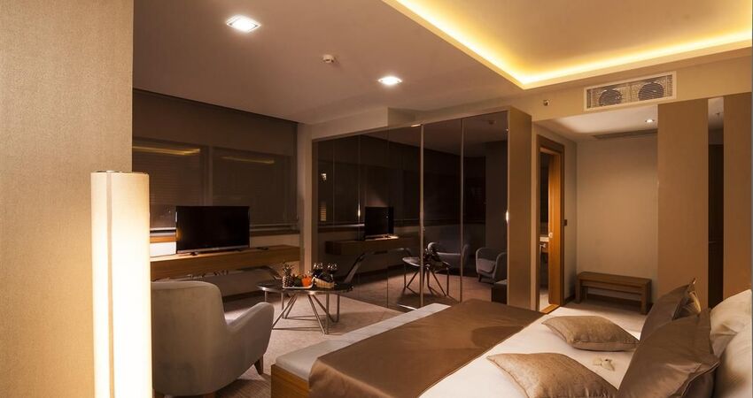 Majura Hotel Business