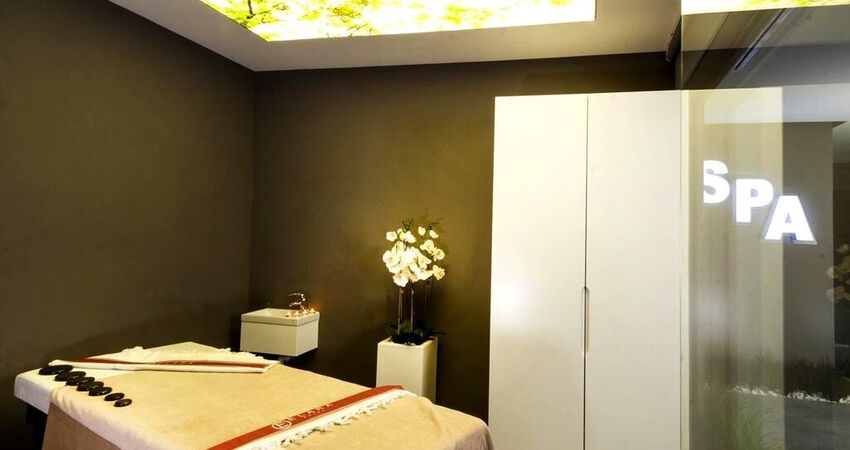 Majura Hotel Business