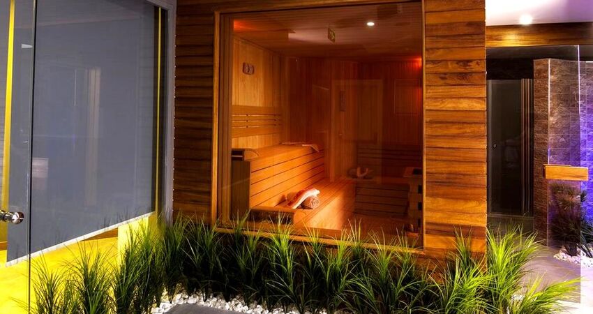Majura Hotel Business