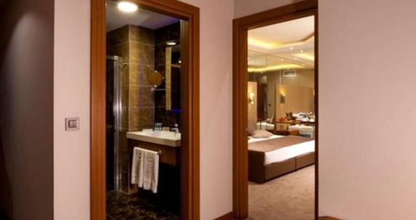 Majura Hotel Business