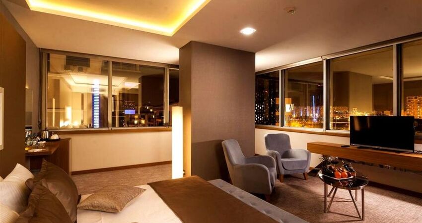 Majura Hotel Business