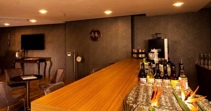 Majura Hotel Business