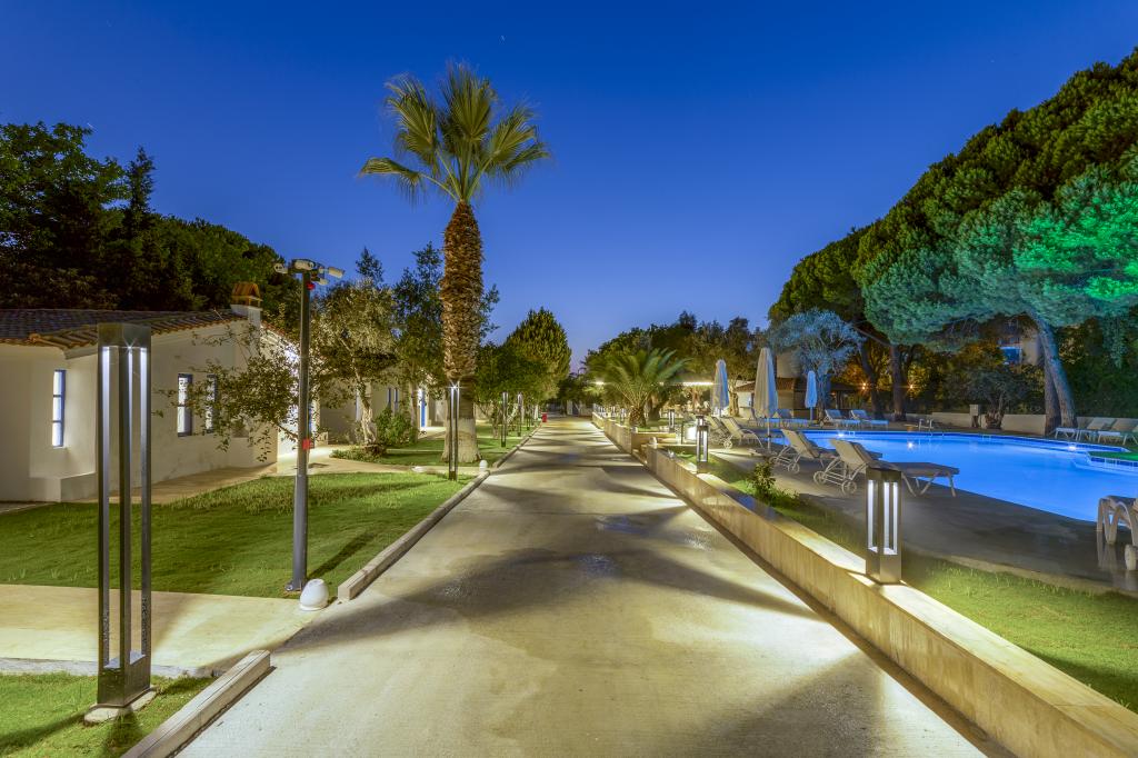 Risus Garden Hotel